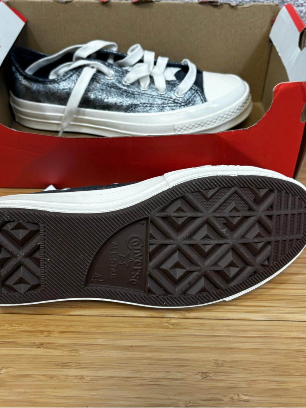 CHUCK 70 LOW 'SUEDE SHIMMER - VAMP PYRE BLACK Woman’s Sz 6.5 A10379C - Picture 8 of 9